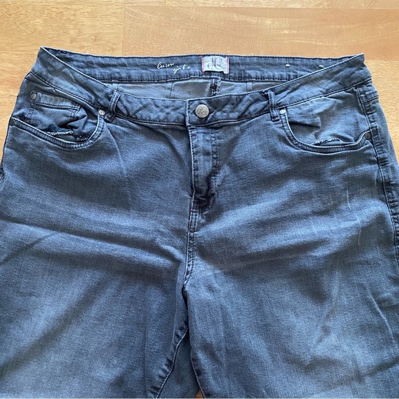 Women's Grey plus size 18 curvy jeans - Picture 2 of 8